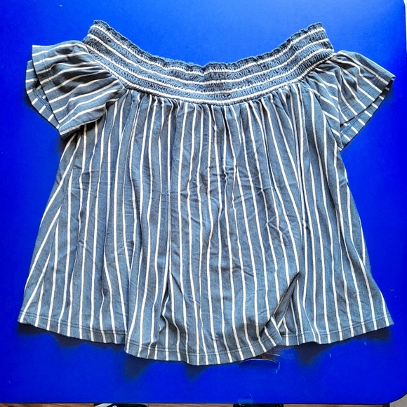 AEO Crop Top - Picture 1 of 2